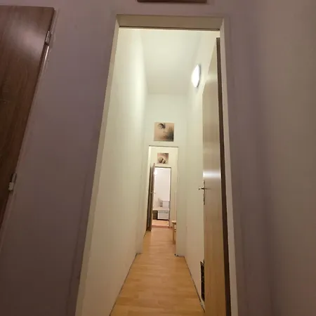 Mysticka Skola S Ubytovanim A Pobyty Ve Tme V Zamku Velka Sulcovna * Lampertice